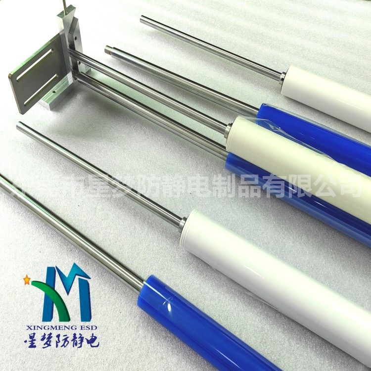 廠家供應(yīng)各規(guī)格pp粘塵紙卷粘塵滾筒非免刀滾筒650mm機(jī)用除塵滾筒